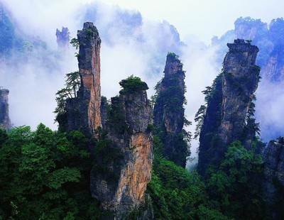 湖南—水墨湘西—长沙、韶山、张家界、袁家界、天门山、红石林、凤凰古城双飞 6日旅游